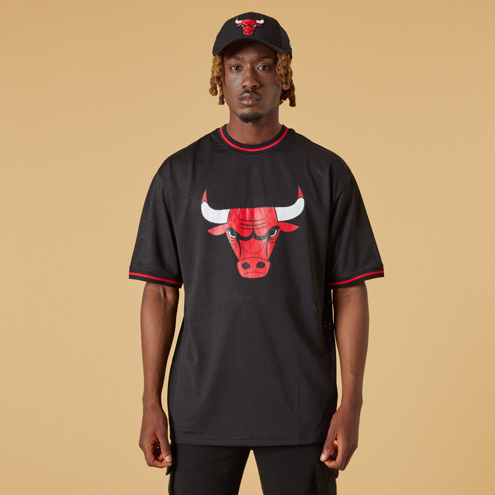 New era NBA Oversized Applique Chicago Bulls Short Sleeve T-Shirt