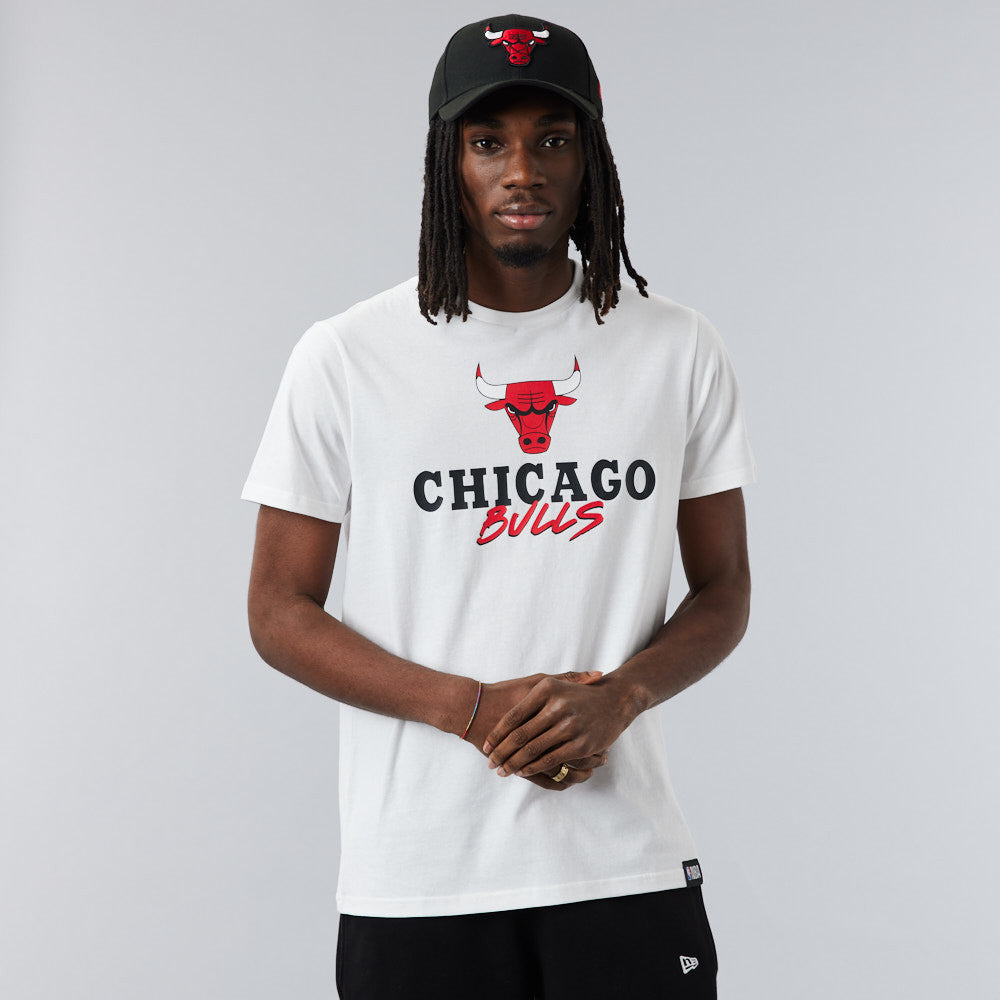 Official New Era NBA Script Chicago Bulls White Oversized Tee B9217_529  B9217_529