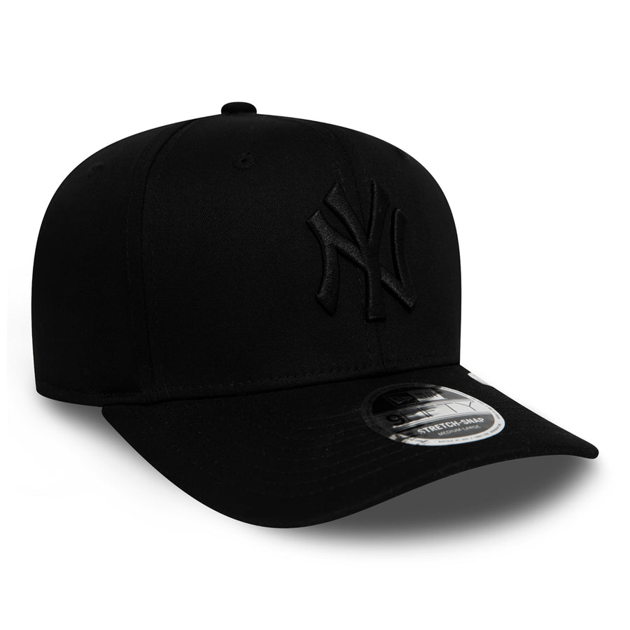 New York Yankees 9FIFTY Stretch Snap Tonal Black Cap