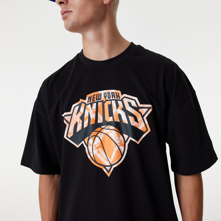 New York Knicks NBA Infill Logo Over Sized Black Tee