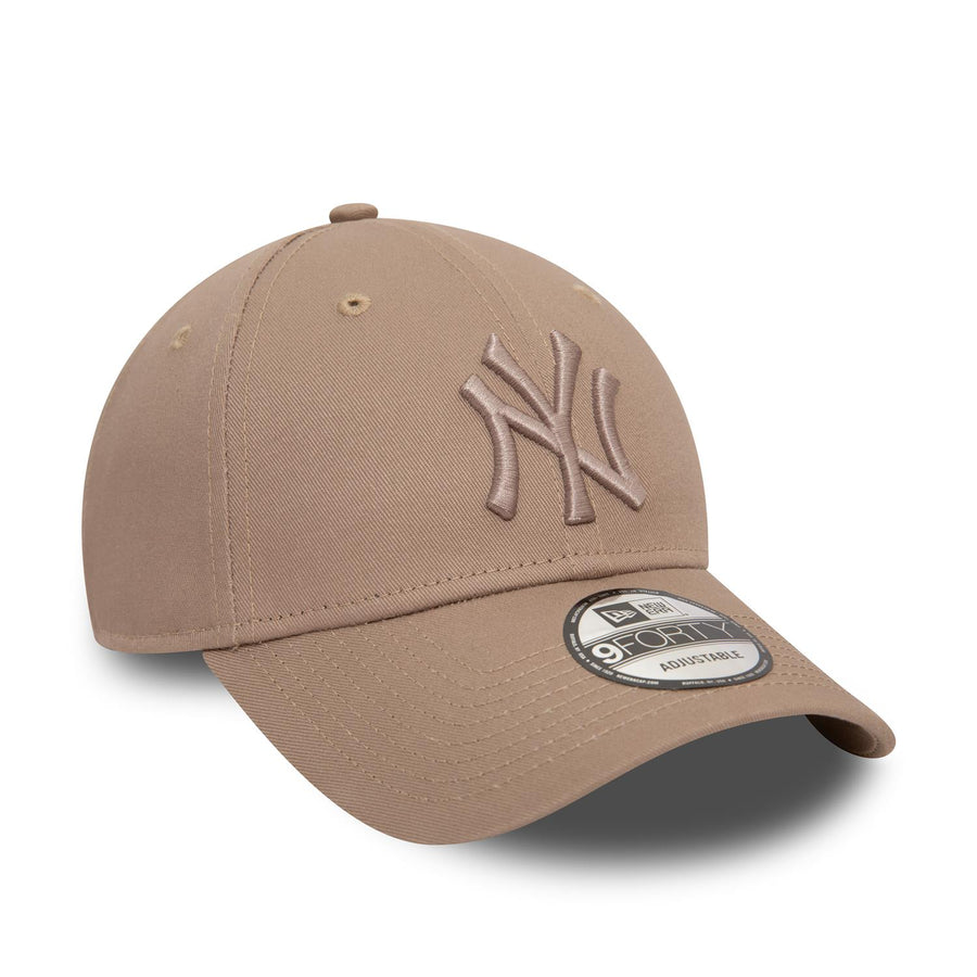 New York Yankees 9FORTY League Essential Pastel Brown  Cap