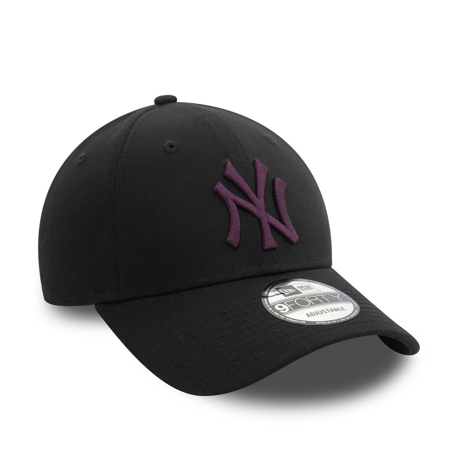 New York Yankees 9FORTY League Essential Black Cap