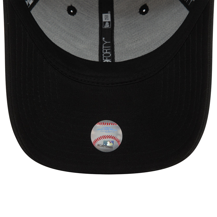 New York Yankees 9FORTY League Essential Black Cap