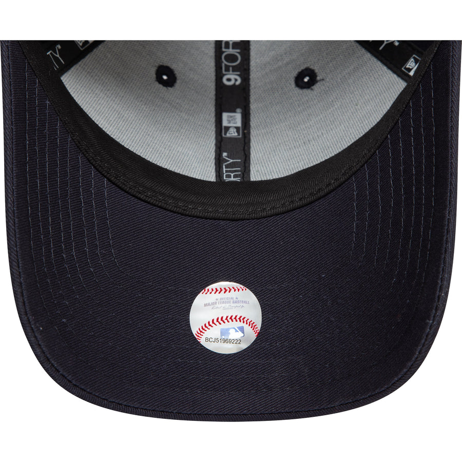 New York Yankees 9FORTY League Essential Navy Cap