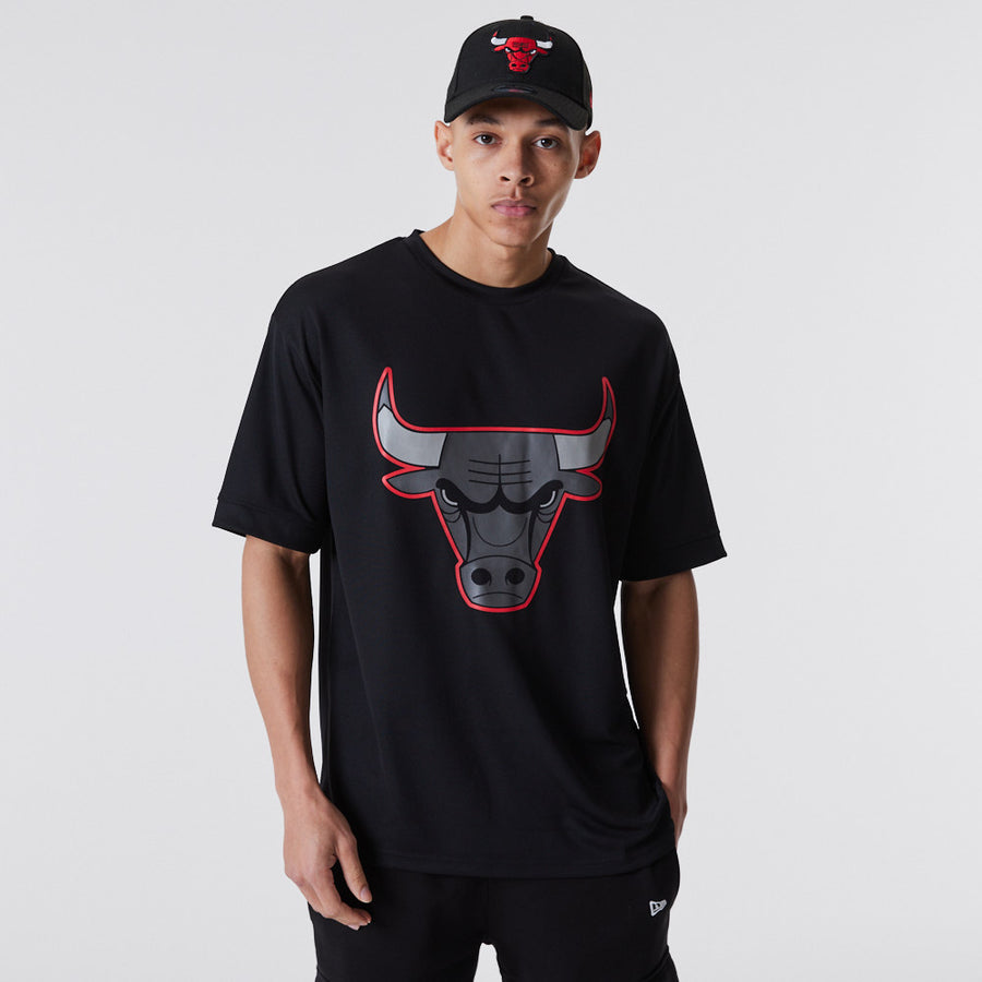 New era NBA Oversized Applique Chicago Bulls Short Sleeve T-Shirt