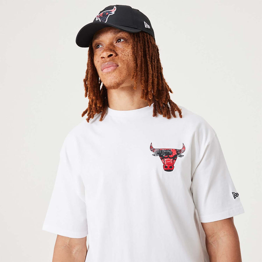 New era NBA Oversized Applique Chicago Bulls Short Sleeve T-Shirt