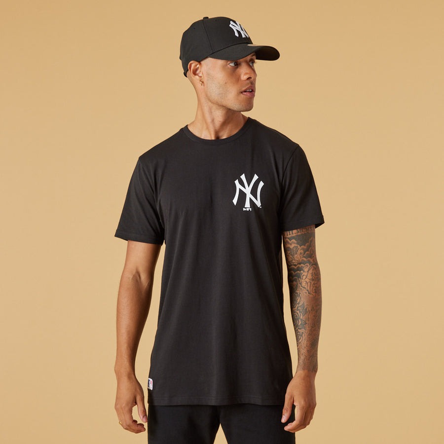 New York Yankees League Essential Black Tee