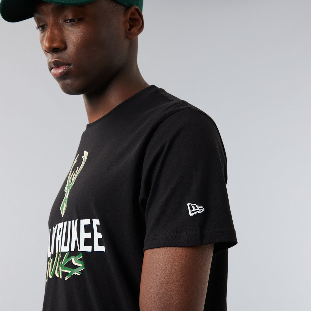 Milwaukee Bucks NBA Script Black Tee – NewEra